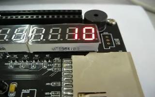 采用 FPGA DIY 开发板设计一个模为60的计数器