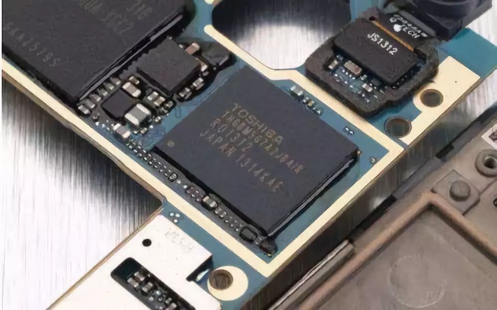 手机可以用电脑芯片吗 o4YBAFtYWpCAKaGWAAEyXqZNJ10252.jpg