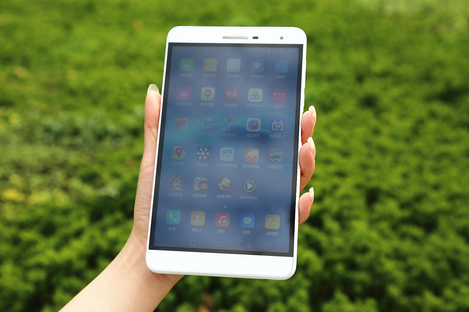 华为揽阅m2青春版平板评测大屏也可以很容易的进行单手操作
