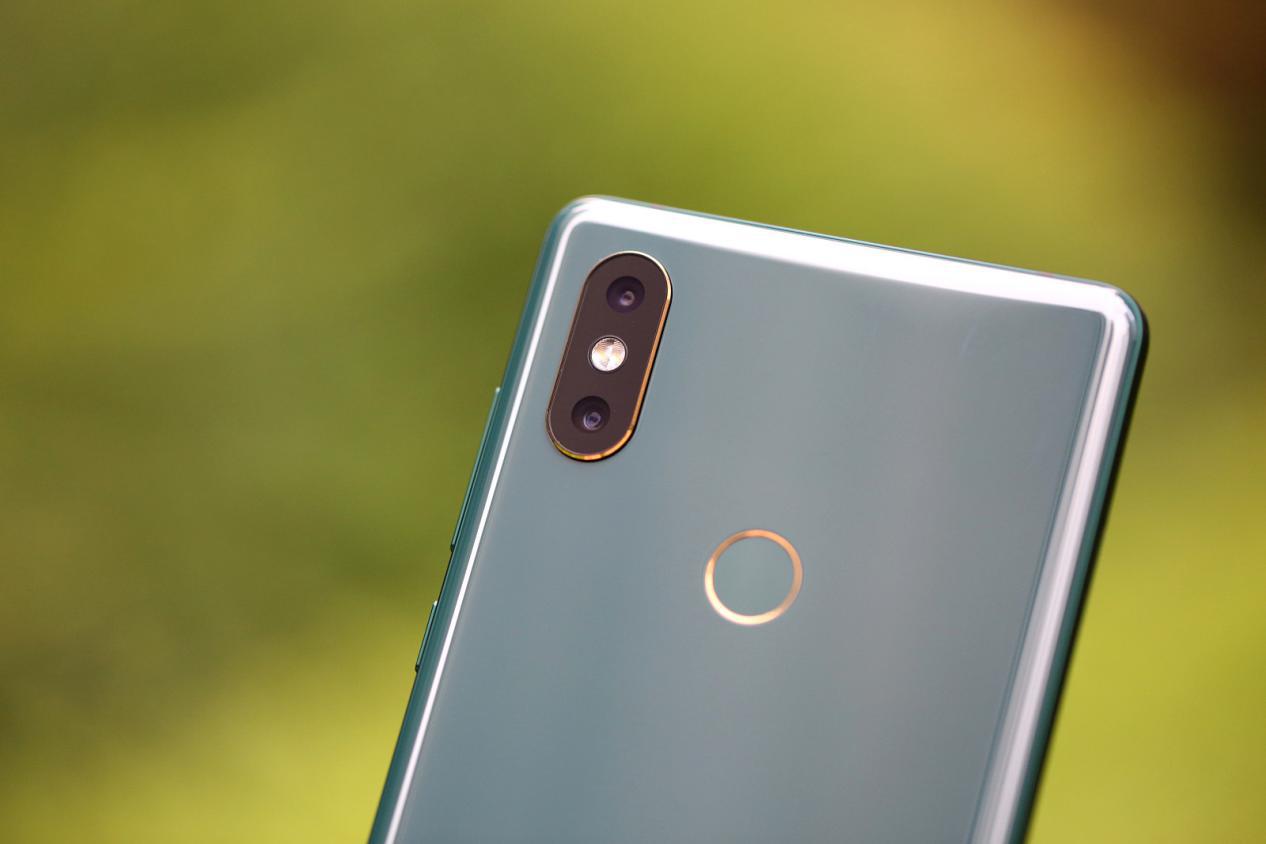 小米mix2s翡翠版高清图赏 全球唯一彩色陶瓷手机