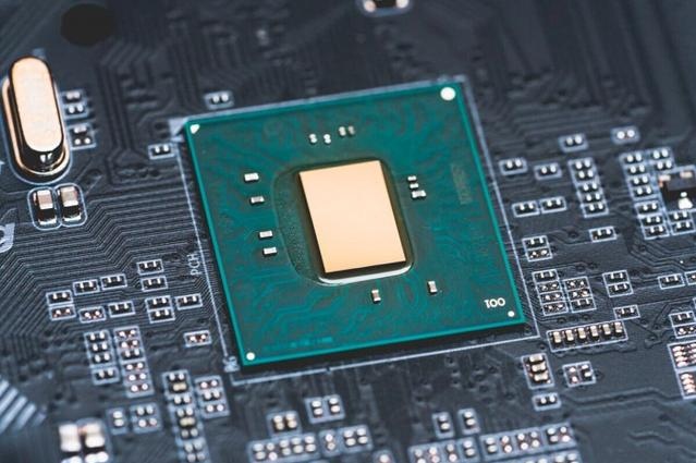 英特尔重启22纳米制程 制造全新h310c芯片组