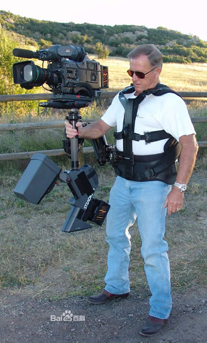 印迹山猫迷你稳定器评测 摆脱了传统斯坦尼康稳定器给人的印象