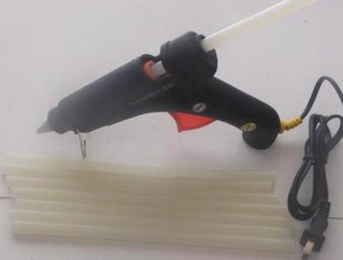 如何正确的使用热熔胶枪 pIYBAFvmShCAAi3sAAAuI4pp_wo644.jpg