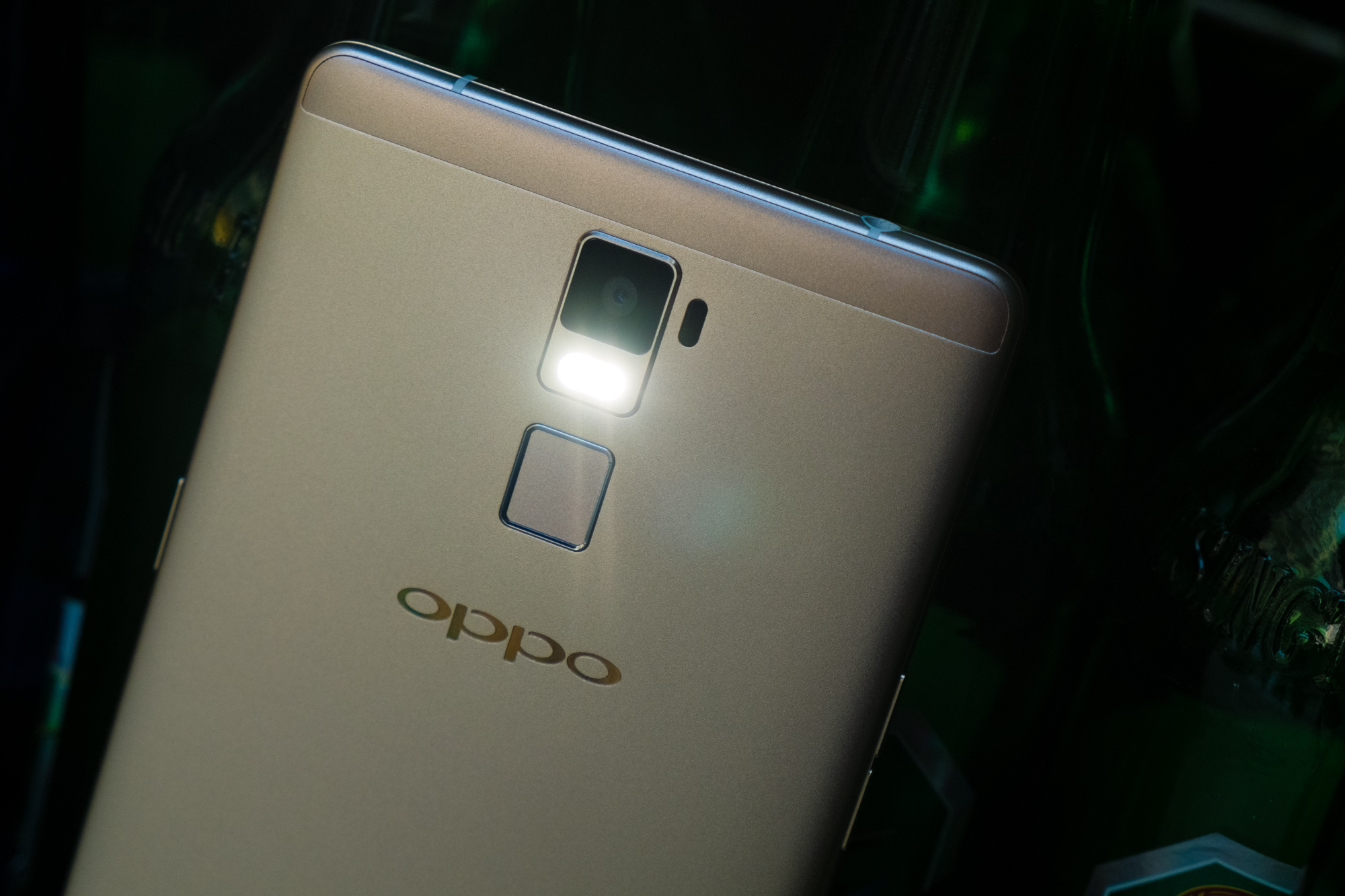 oppor7plus拍照怎么样