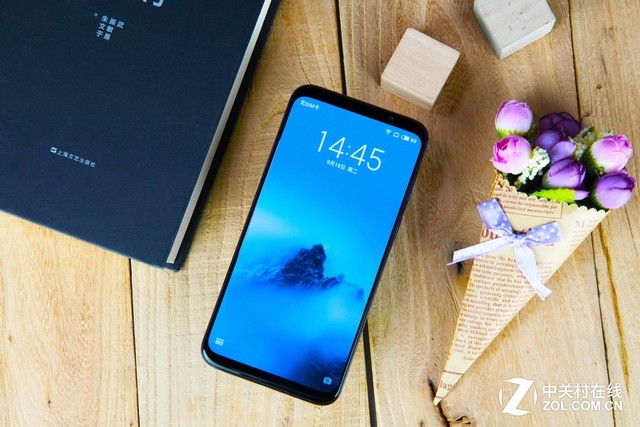 旗舰手机屏幕最硬推荐 pIYBAFwvCFKAf81BAAE42iQNijA025.jpg