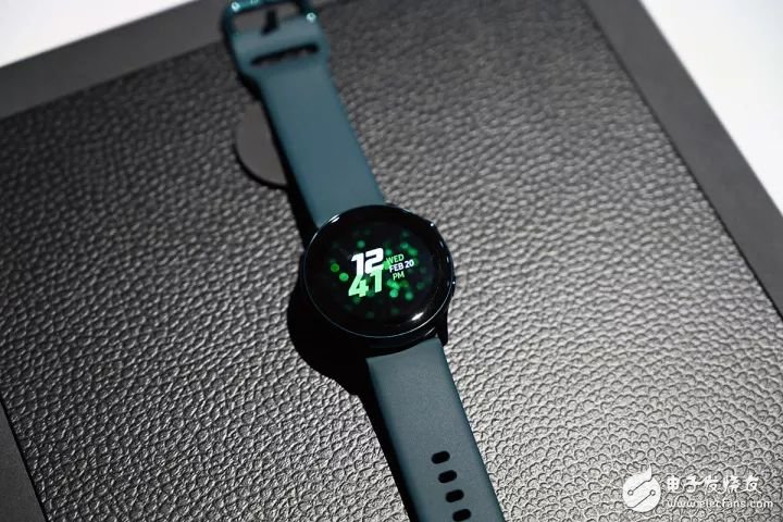 三星galaxywatchactive智能手表正式发布 售价约合人民币1351元