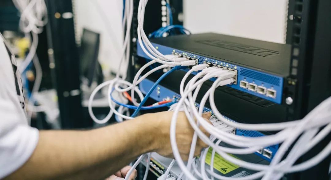 用服务器做设计 o4YBAF1E9lGAZHgcAAEk_rj1Kyc082.jpg