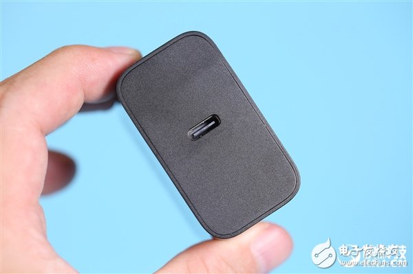 适配器图片usb o4YBAF2QIMeAH0EMAABwnyUZNFU563.jpg