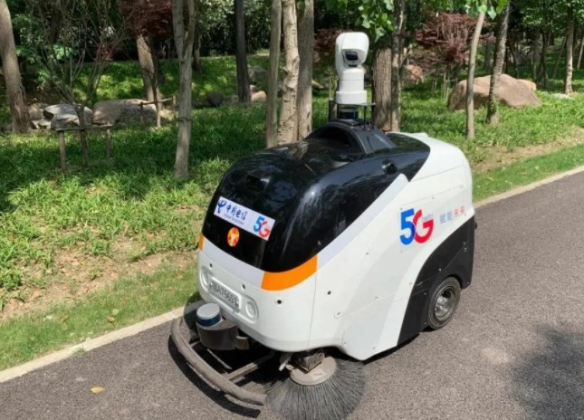 上海电信与宝钢合作“5G +重载AGV公路无人驾...