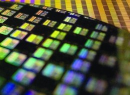 美国对中国芯片产业的围堵将拖累和延误我国数字化的...
