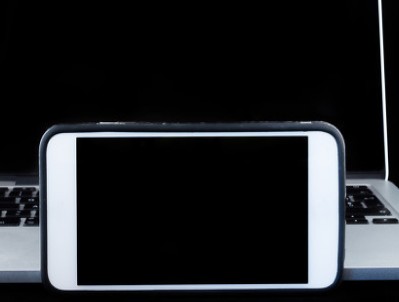 iPhone12 Pro Max预定量火爆,总计...