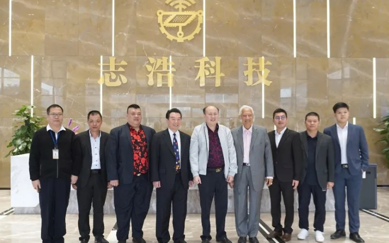 熊德龙博士一行考察五株科技智能化工厂