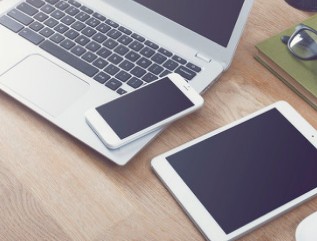 消息称iPhone 13系列将搭载LG的LTPO...