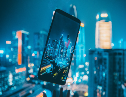 首发屏下摄像头后,中兴手机发布重要信息预告