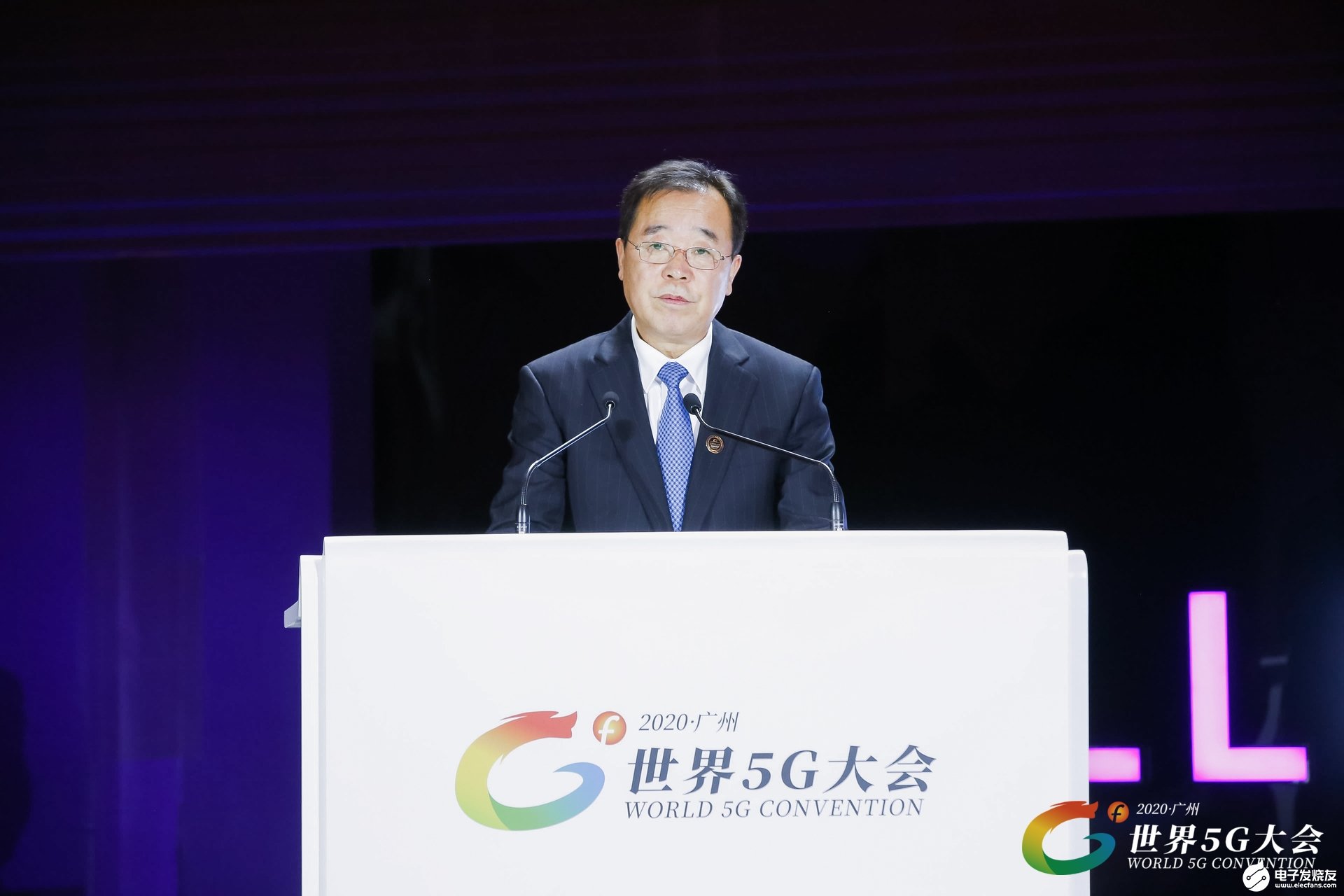 中国铁塔实现多快省的建设5G基础设施,承建5G基...