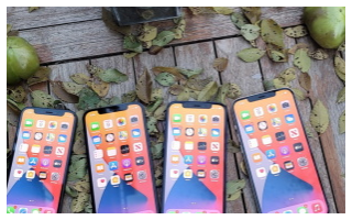 苹果的新iPhone 12系列在美国的零售店中很...