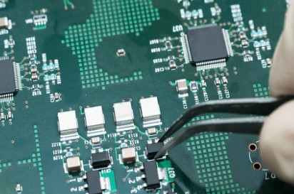 海目星:已量產PCB板上封裝的激光設備