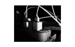 iPhone 12第三方磁吸充电器失效