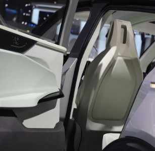 调查报告发现特斯拉Model X无故自动加速?