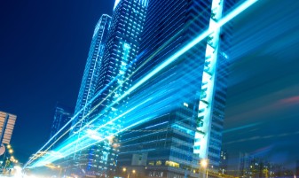 日本决定2030年电池成本减半,15年内淘汰汽油...