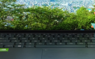 ZenBook 14 Ultralight是华硕...