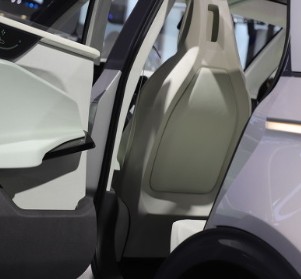 售价大调整!特斯拉Model 3首次降价
