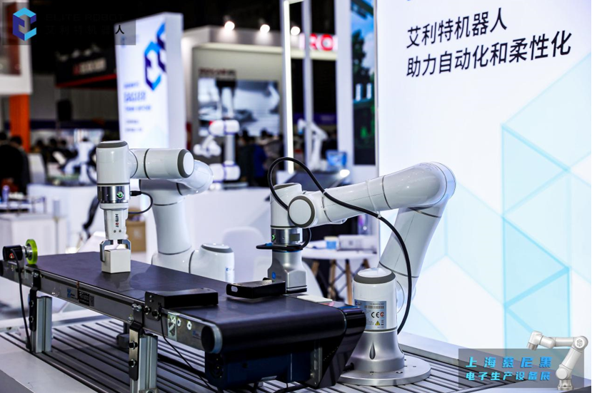 协作机器人市场前景 pIYBAGBb9l-AegGmAAkyxg6J9lA466.png