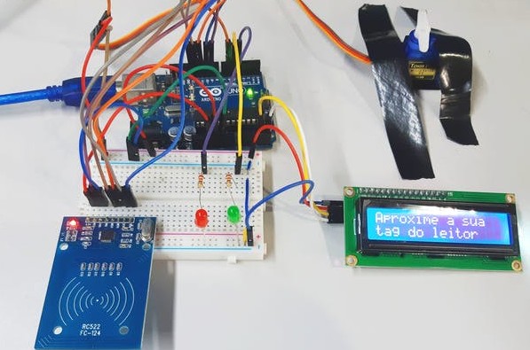 如何使用Arduino创建停车门禁控制系统？