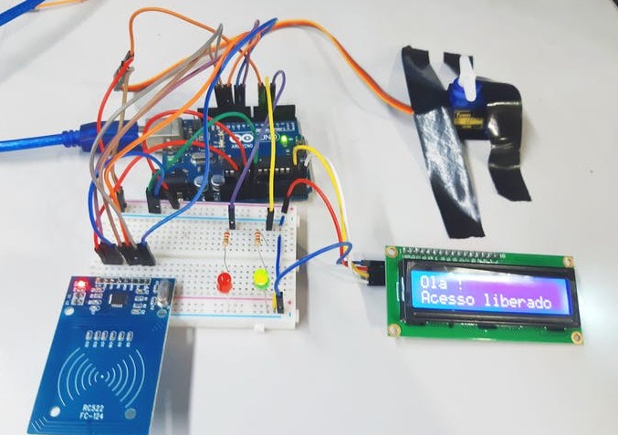如何使用Arduino創建停車門禁控制系統？