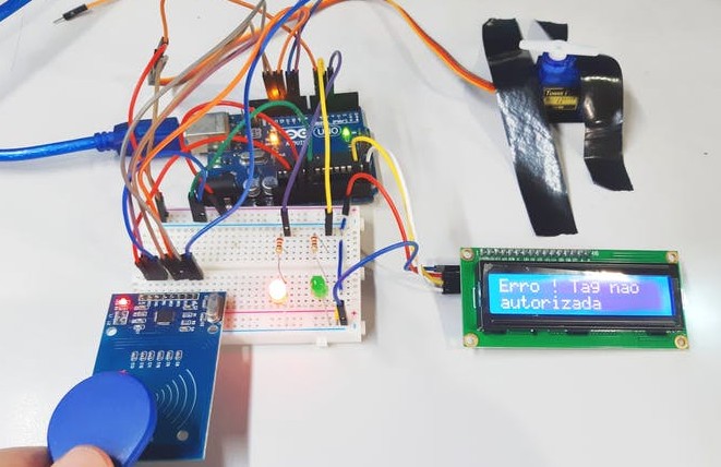 如何使用Arduino创建停车门禁控制系统？