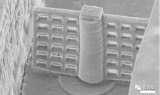 一款微型磁驱动旋转过滤器，以过滤芯片实验室微流控器件内的微粒