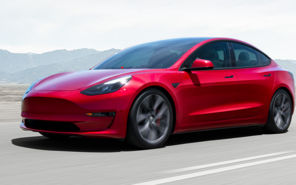 特斯拉Model 3再次大幅降价;美国制造业回流...