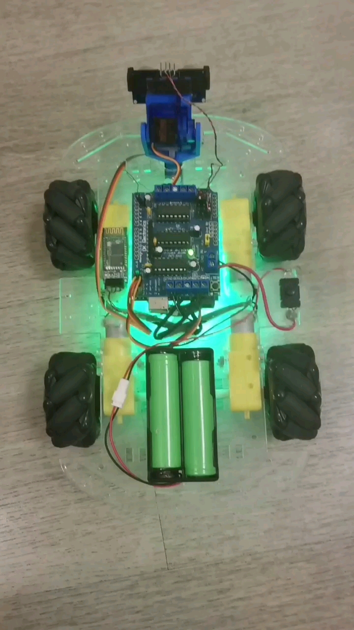 #我和我的作品 #单片机 #电子制作 #Arduino ArduinoUno+L293d扩展板蓝牙麦轮小车