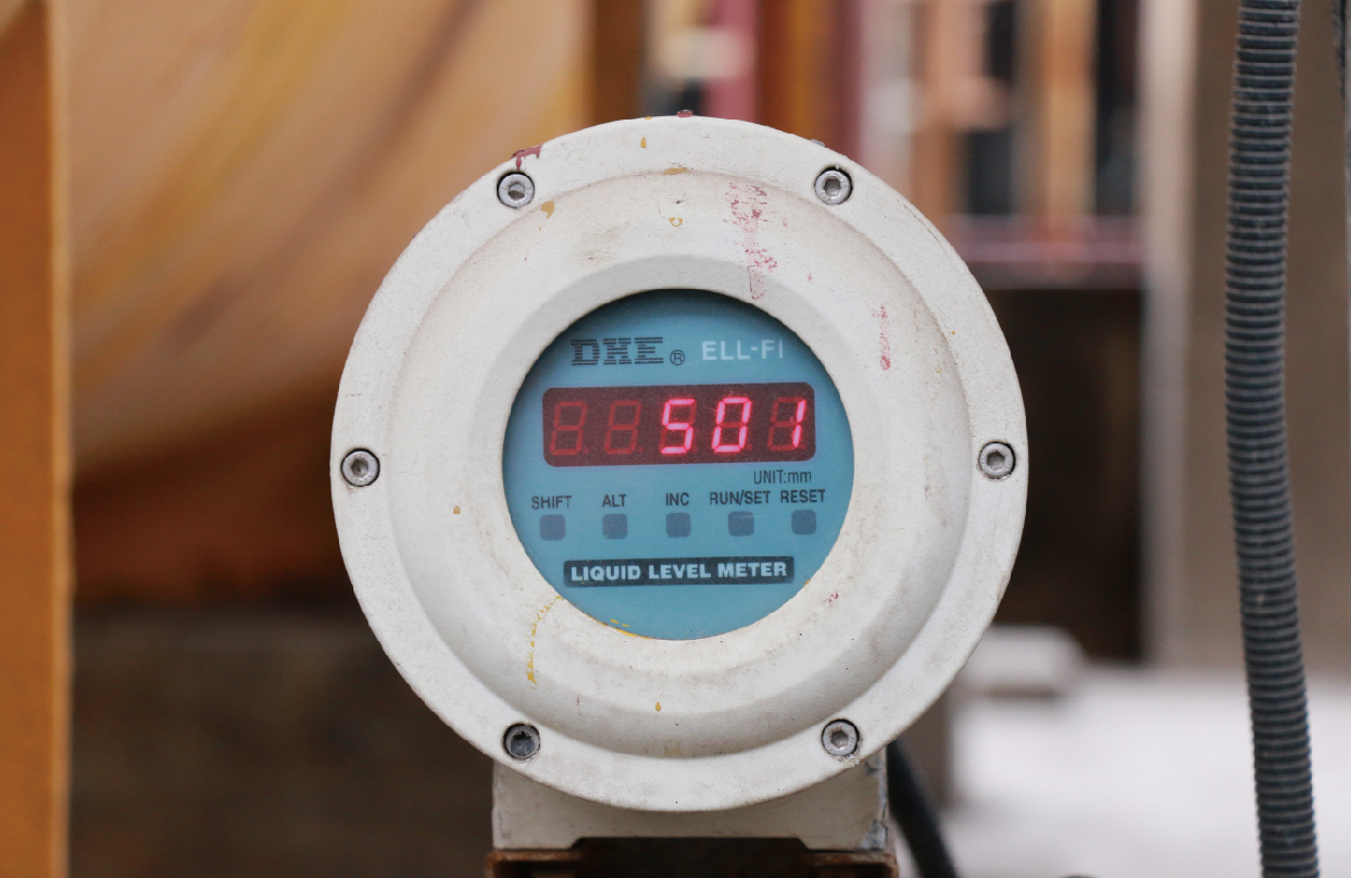 ELL聲納式外測液位計在高溫順酐工藝罐上的應用