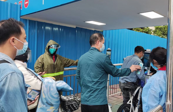 上海近一周无症状感染者近万例，专家建议强化健康码人脸测温终端应用