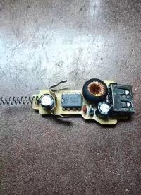 車載USB充電器拆解