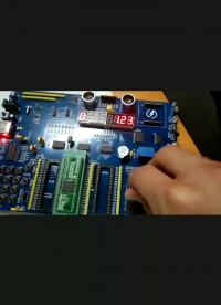 PCF8591讀取電壓，并通過旋轉電位器改變輸入電壓