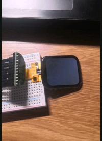 ESP32點(diǎn)1.69寸觸摸屏，花屏了，明天找找原因。