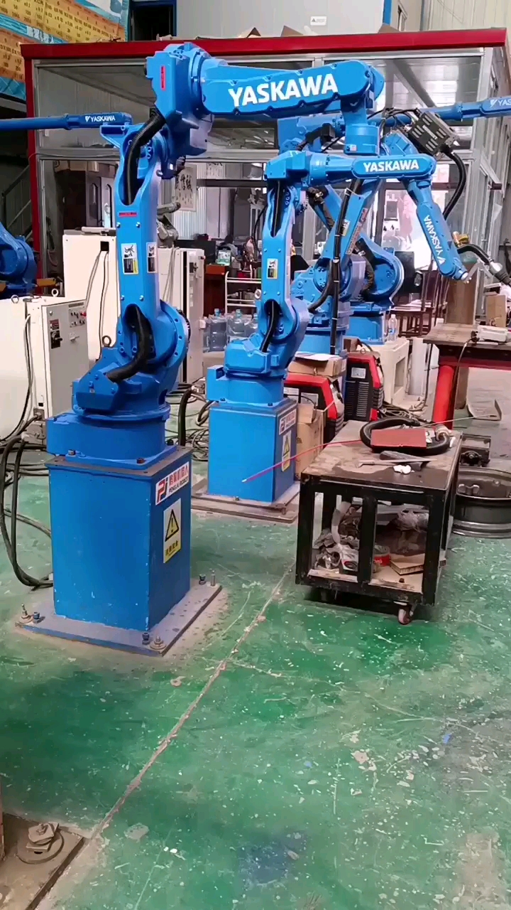 参观一下别人厂的工业机器人