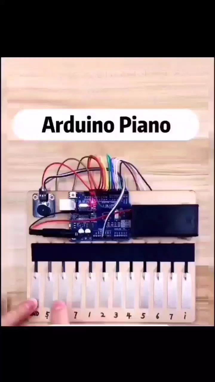 arduino钢琴弹奏，蜂鸣器发出不同音调声音