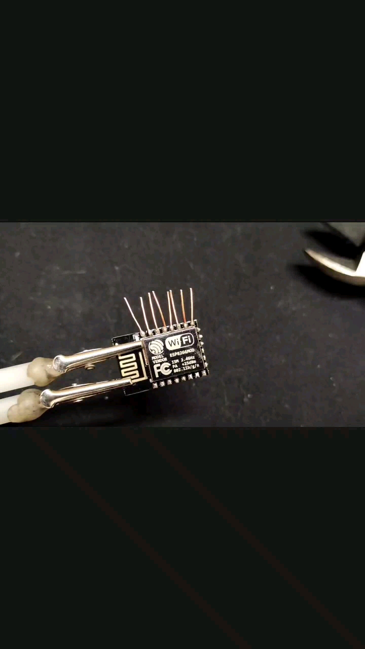 自制ESP8266最小系统开发板，可用USB-TTL下载器上传程序 #单片机 #ESP8266 #硬声创作季 