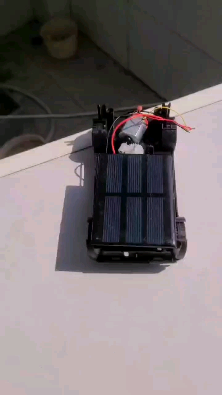 太阳能小车，有光才能动