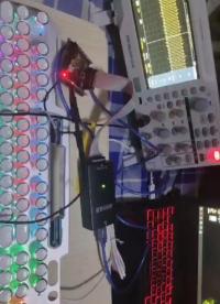 #工欲善其事必先利其器，曬一曬你的工具庫 泰克示波器，機(jī)械鍵盤，投資投資。搞起來。