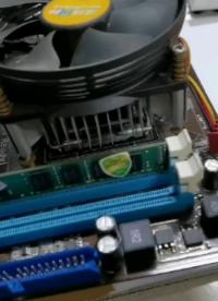 主板蜂鸣器可以很好判断电脑出现什么问题，例如CPU风扇没插紧，蜂鸣器就会发出几声短鸣#硬核拆解 #电子技术 