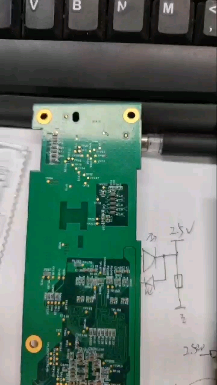 LVDS视频信号画反了，无奈只能将共模电感拆了焊线调整线序！
