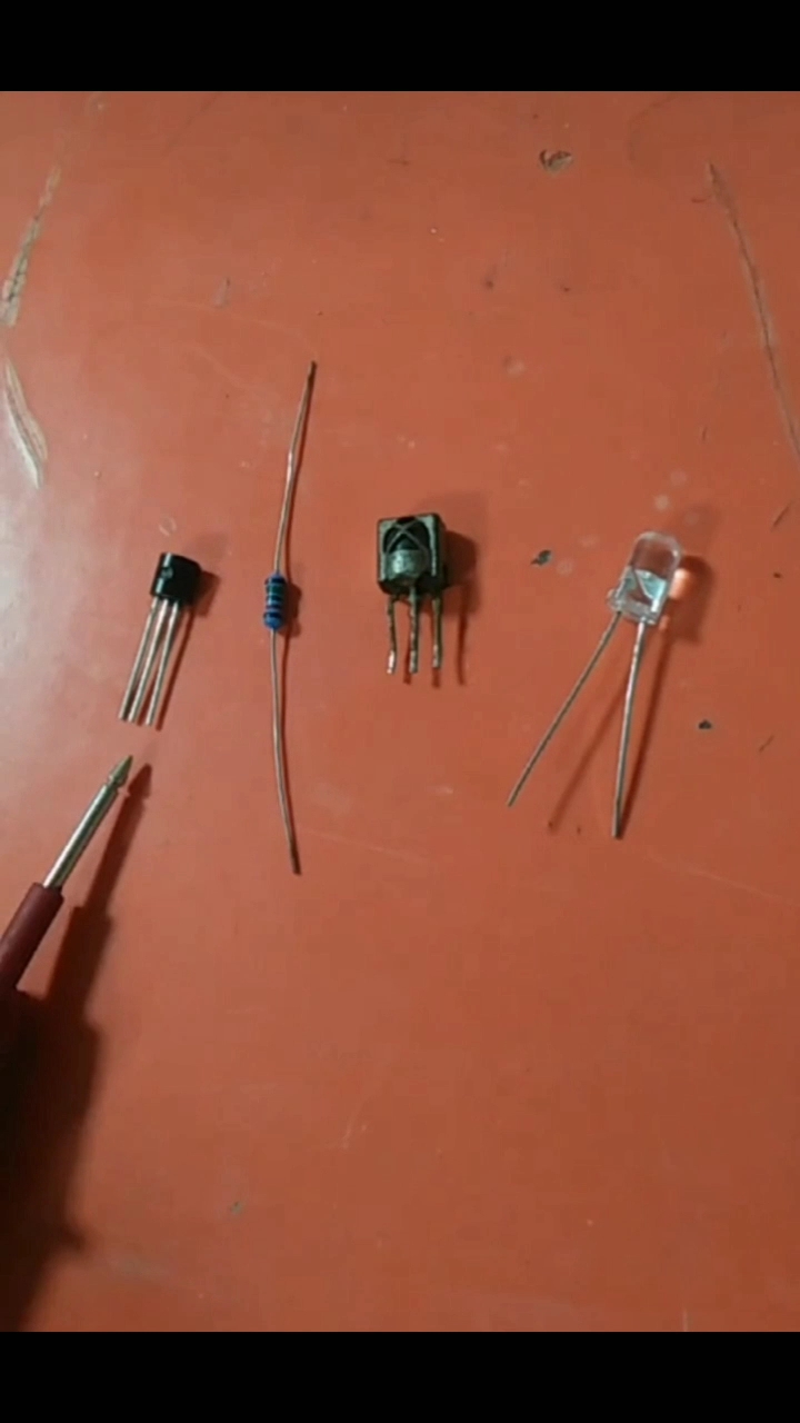 #硬聲創作季 制作檢測遙控器好壞的電路