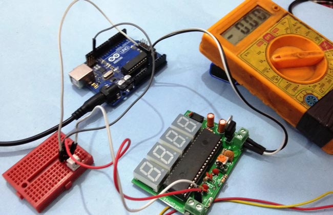 如何采用ICL7107构建一个数字电压表