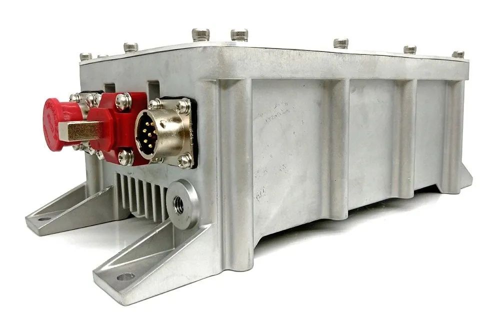 DC/DC变换器在电动汽车车载12V低压供电中的应用