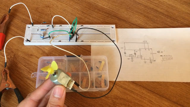 00009 教你用幾個簡單電子元件輕松調(diào)節(jié)電機轉(zhuǎn)速，原理簡單易懂！ 