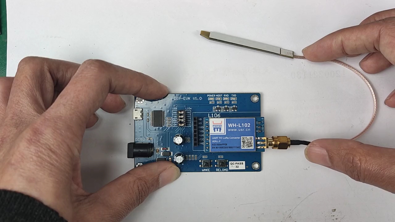 LORA433無(wú)線通訊模塊 #單片機(jī) #電工技術(shù) #單片機(jī)開(kāi)發(fā) #電子電工 #嵌入式 #電子愛(ài)好者 #無(wú)線通訊